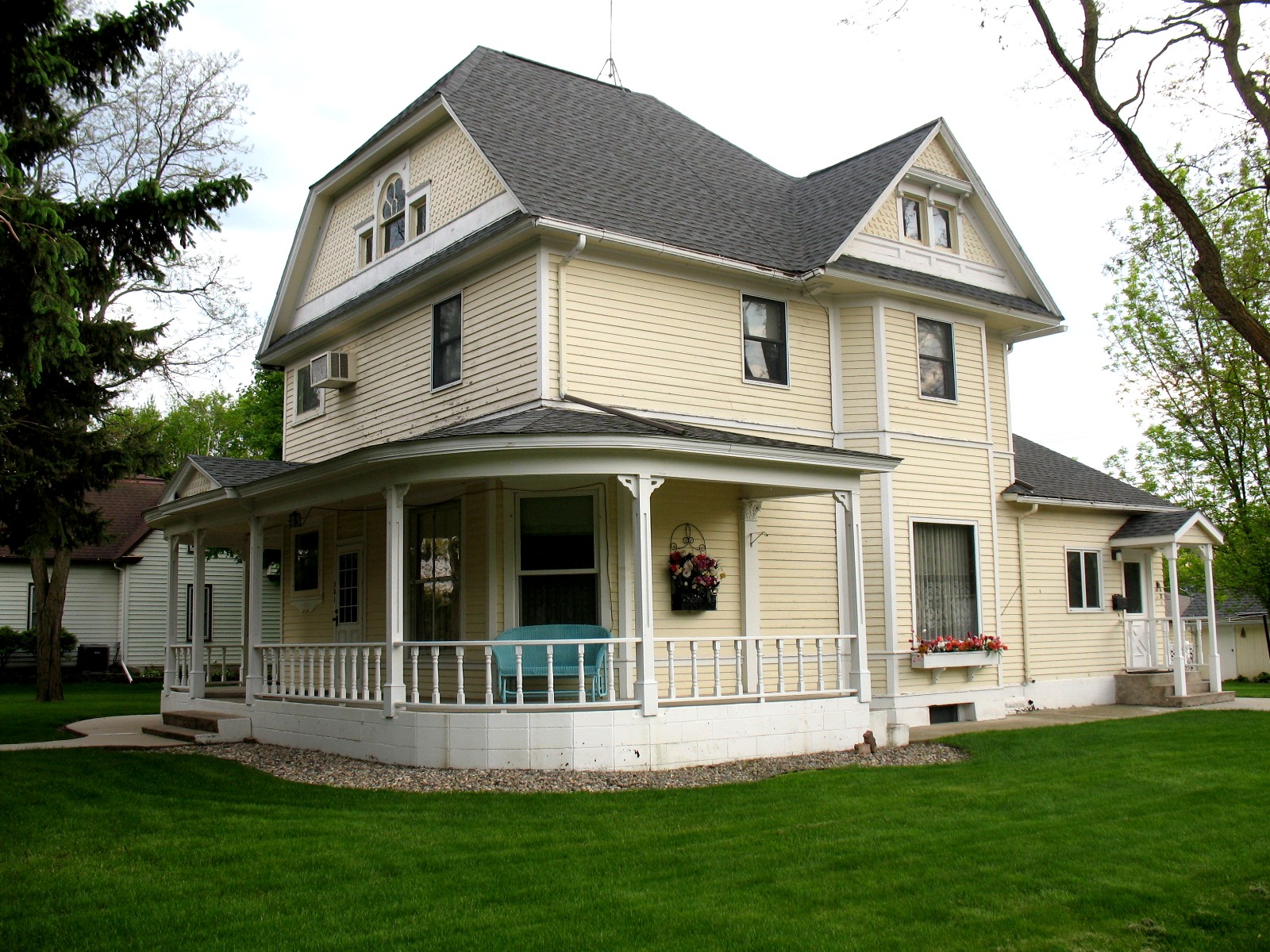 Reiner Real Estate Sanborn Residential Listings